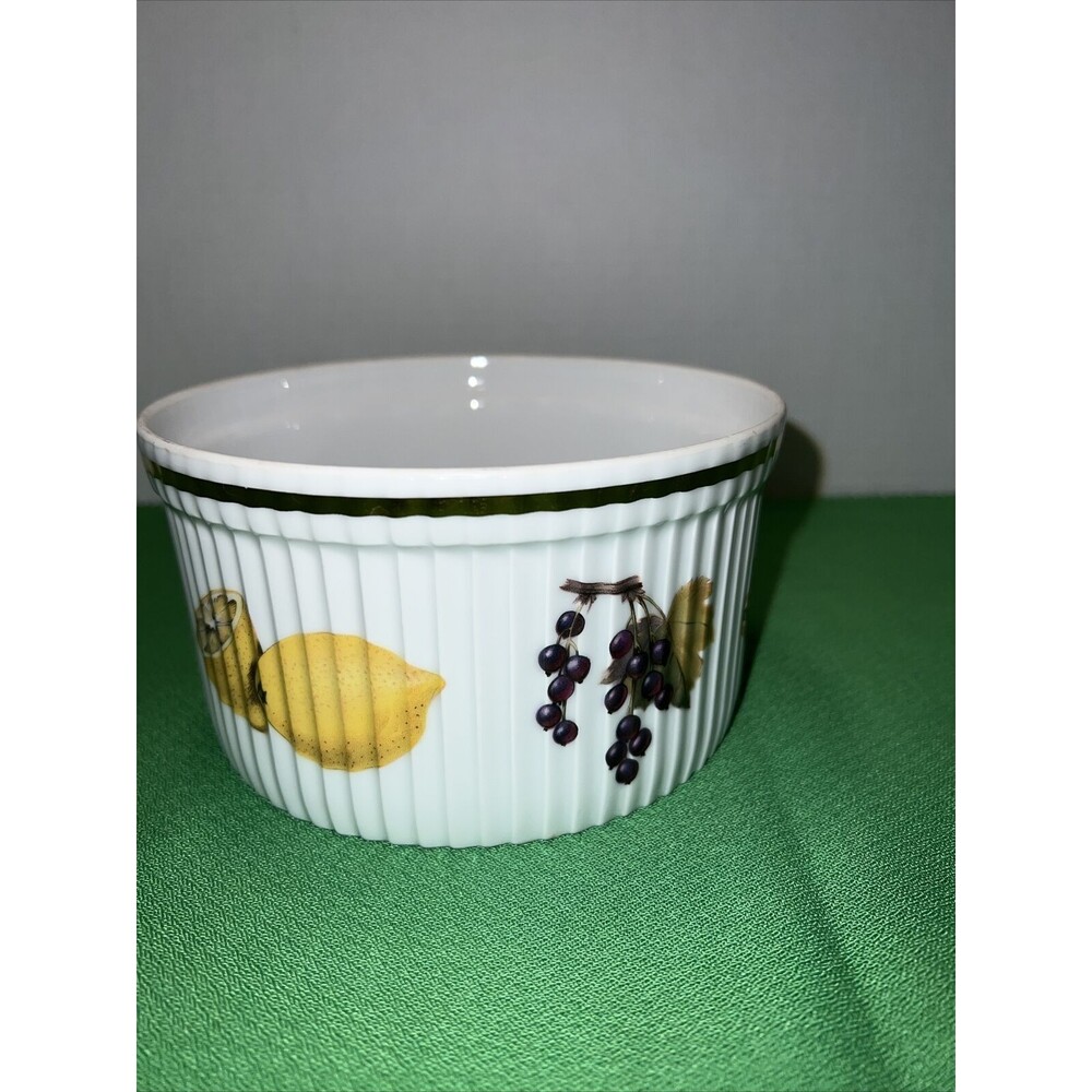 Royal Worcester  Evesham LARGE SOUFFLE CASSEROLE  DISH 6x6 shape 46 SZ‎ 2